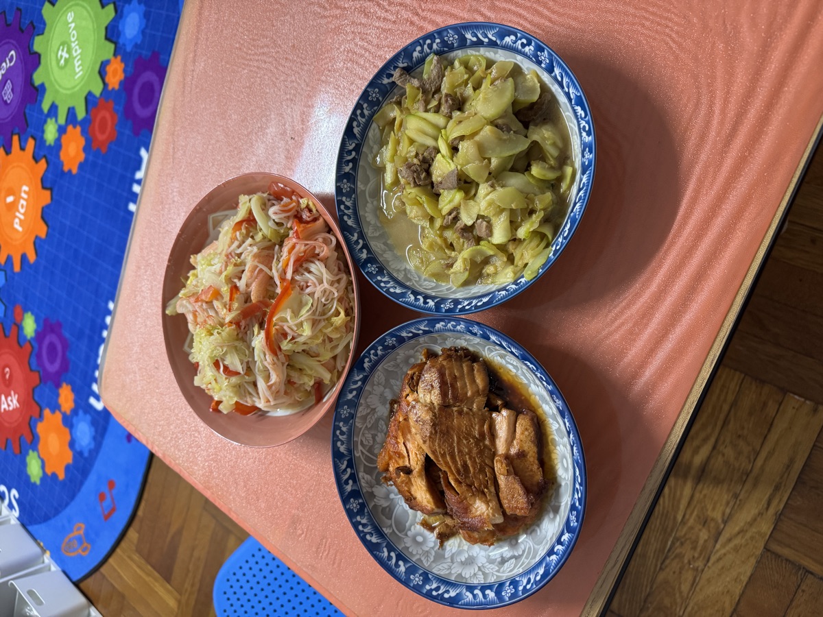 三道营养家常菜:炒粉丝白菜、红烧肉与圆白菜炒肉